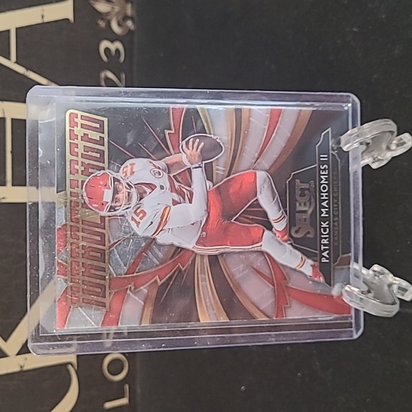 NFL select Patrick Mahomes II 6 card set. - Picture 4 of 7